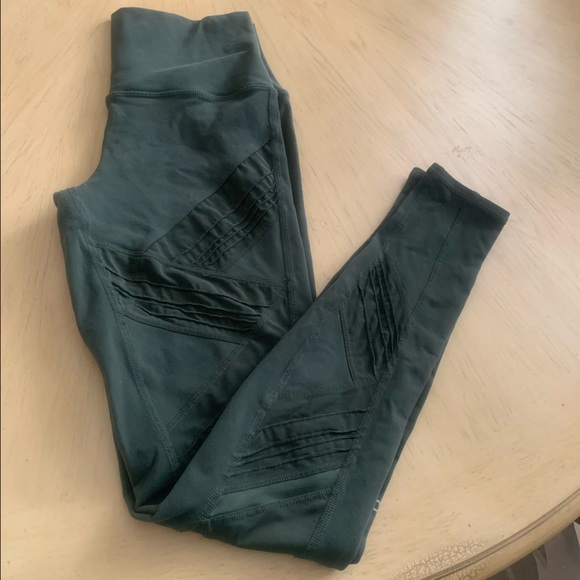 Alo Yoga Olive/Army Green Mesh leggings. Size Small. - Picture 2 of 5